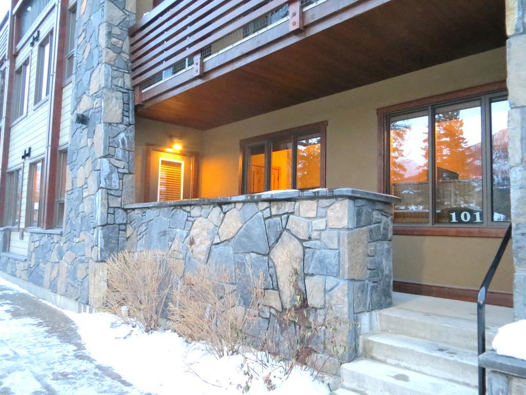 Luxury Canmore Vacations ภายนอก รูปภาพ