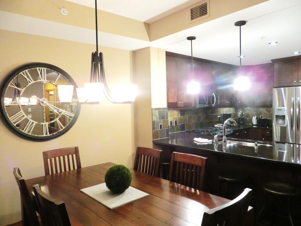 Luxury Canmore Vacations ภายนอก รูปภาพ