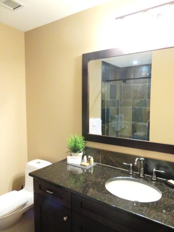 Luxury Canmore Vacations ภายนอก รูปภาพ