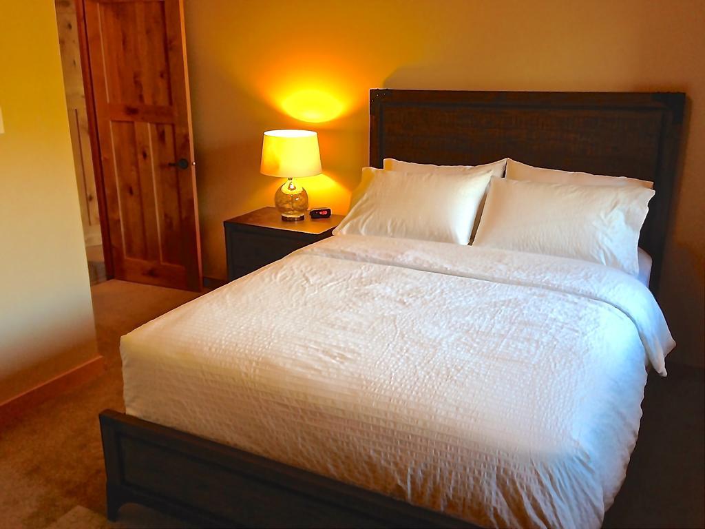 Luxury Canmore Vacations ภายนอก รูปภาพ
